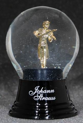 snow globe Johan Strauss