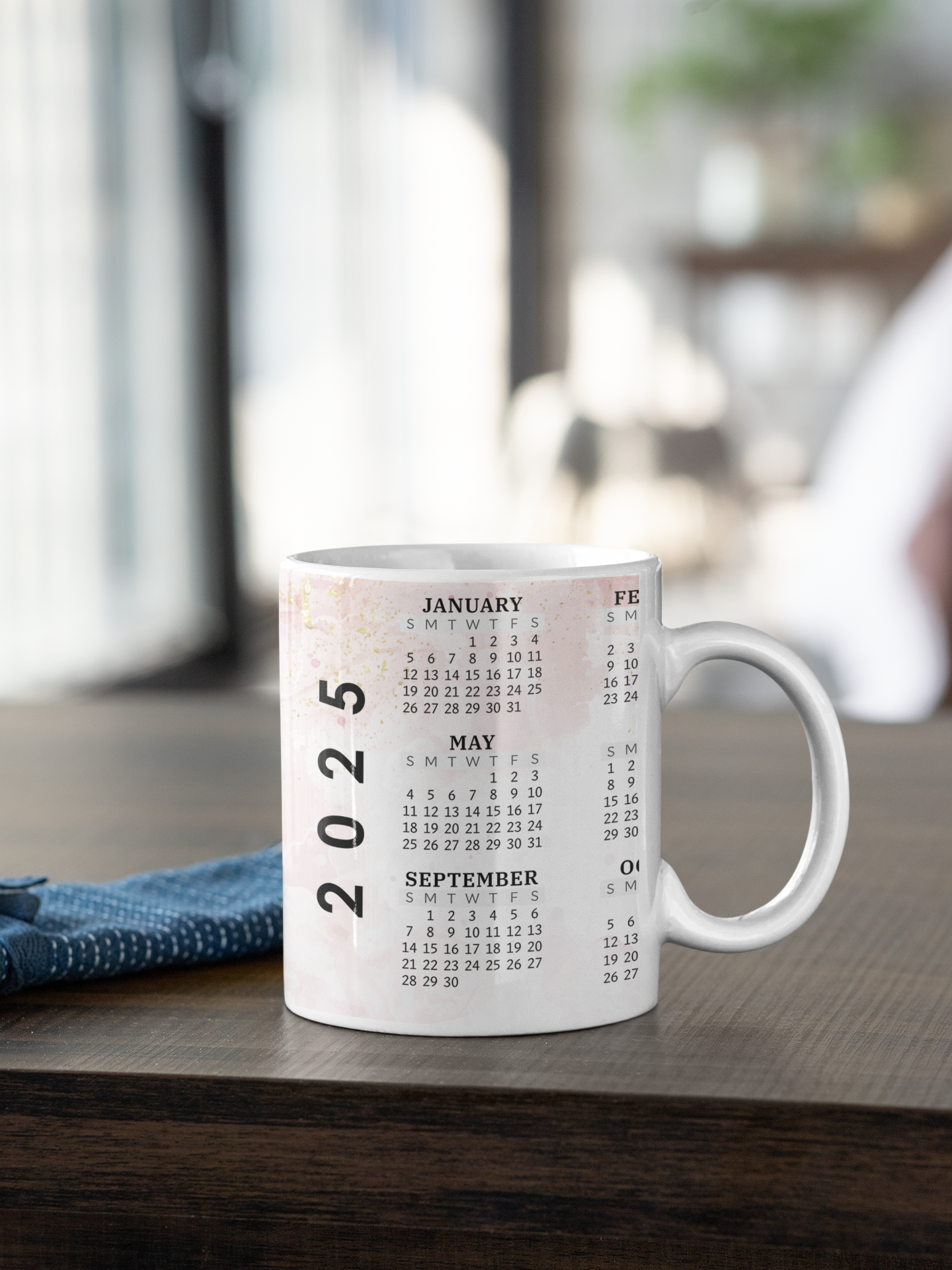 Tasse mit Kalender 2025