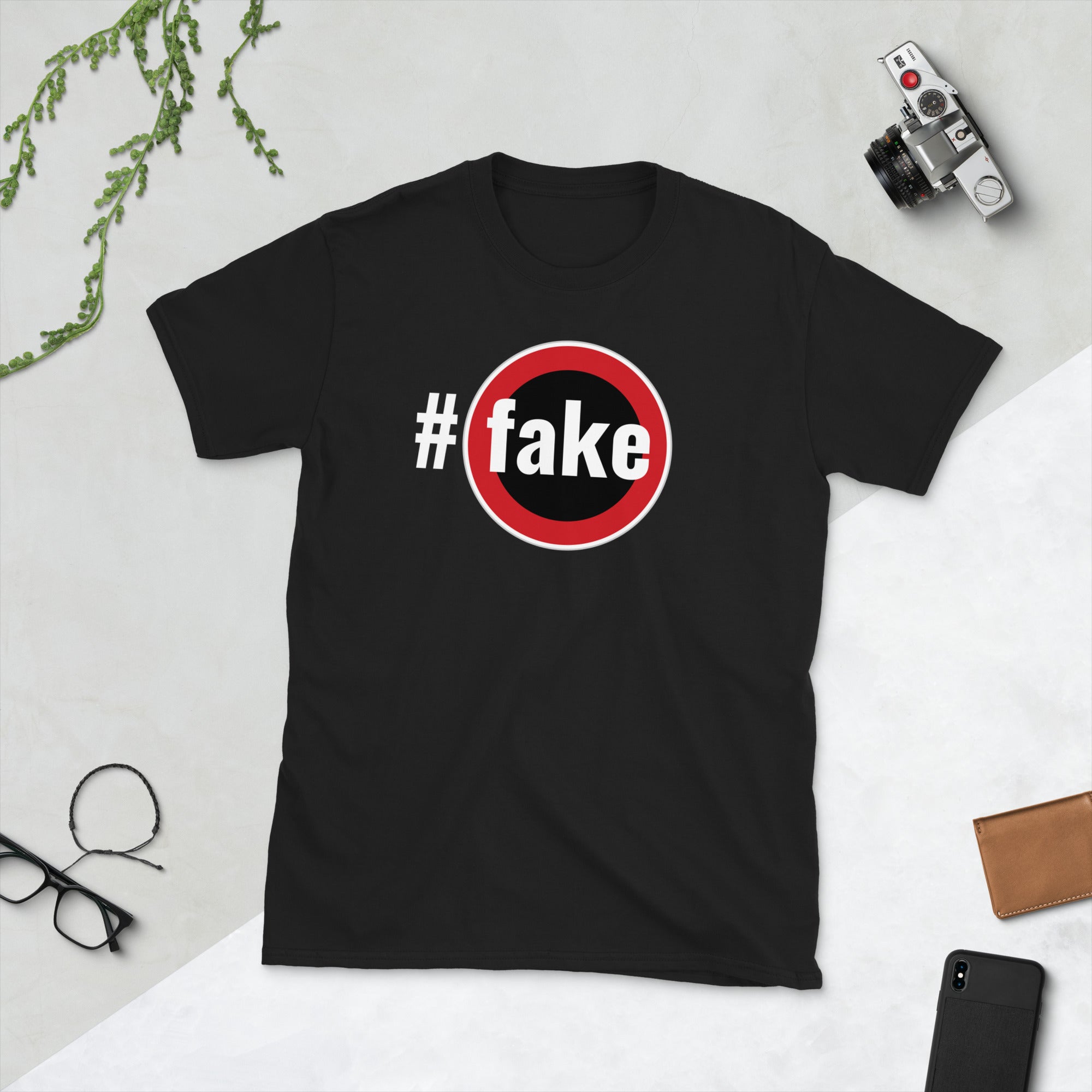 FAKE Unisex-T-Shirt