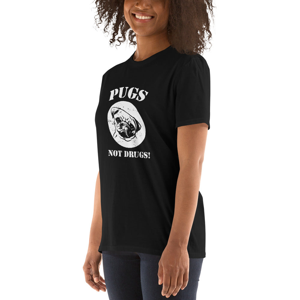 Pugs not drugs Unisex T-Shirt